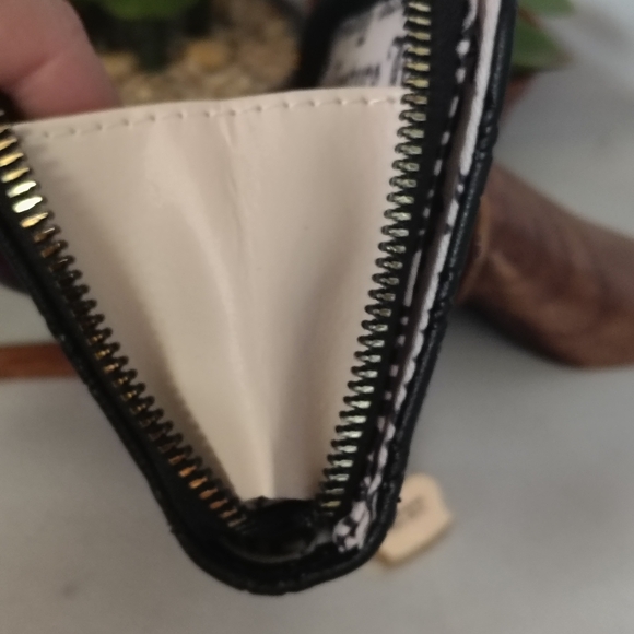 Juicy Couture Small Black Wallet EUC - Picture 9 of 14